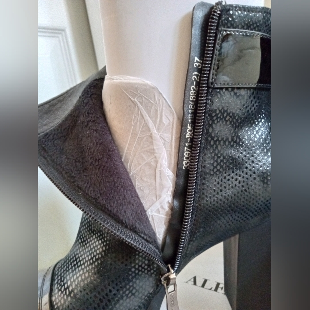 Cavaletto Nabuck Snake Pattern Boots Size 7-7.5 - image 6